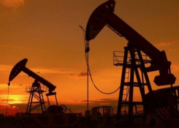 Petróleo abre con caídas por preocupaciones sobre demanda en China