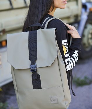 Camina con confianza y viste con fuerza