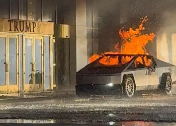 Explotó una camioneta de Tesla frente al hotel de Trump en Las Vegas