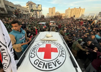 Hamás entrega primeras tres prisioneras israelíes a Cruz Roja