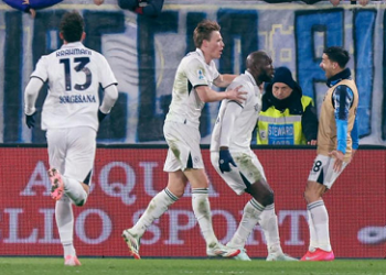 Napoli venció al Atalanta en un duelo clave del calcio