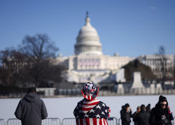 Trump jurará bajo techo, mucho frío en Washington