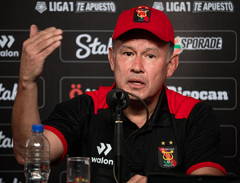 Exigencias de Juan Reynoso como técnico del Melgar