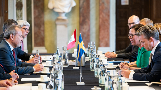 Perú y Suecia exploran oportunidades de cooperación en seguridad y defensa